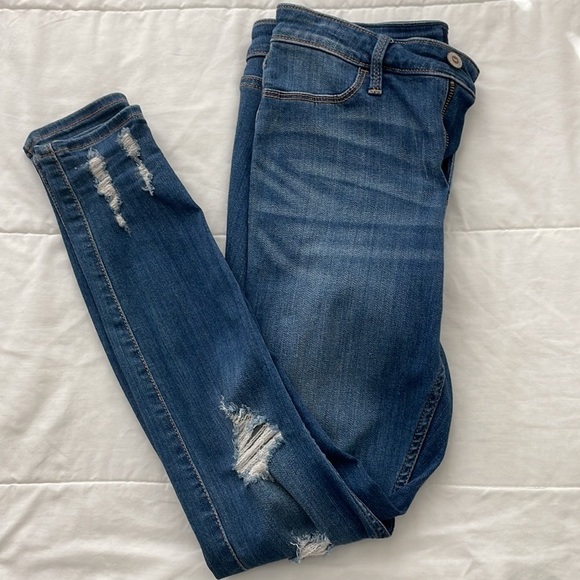 Hollister Women’s Low-Rise Blue Jean Leggings Advanced Stretch - W28, L28, R7 - Picture 1 of 6
